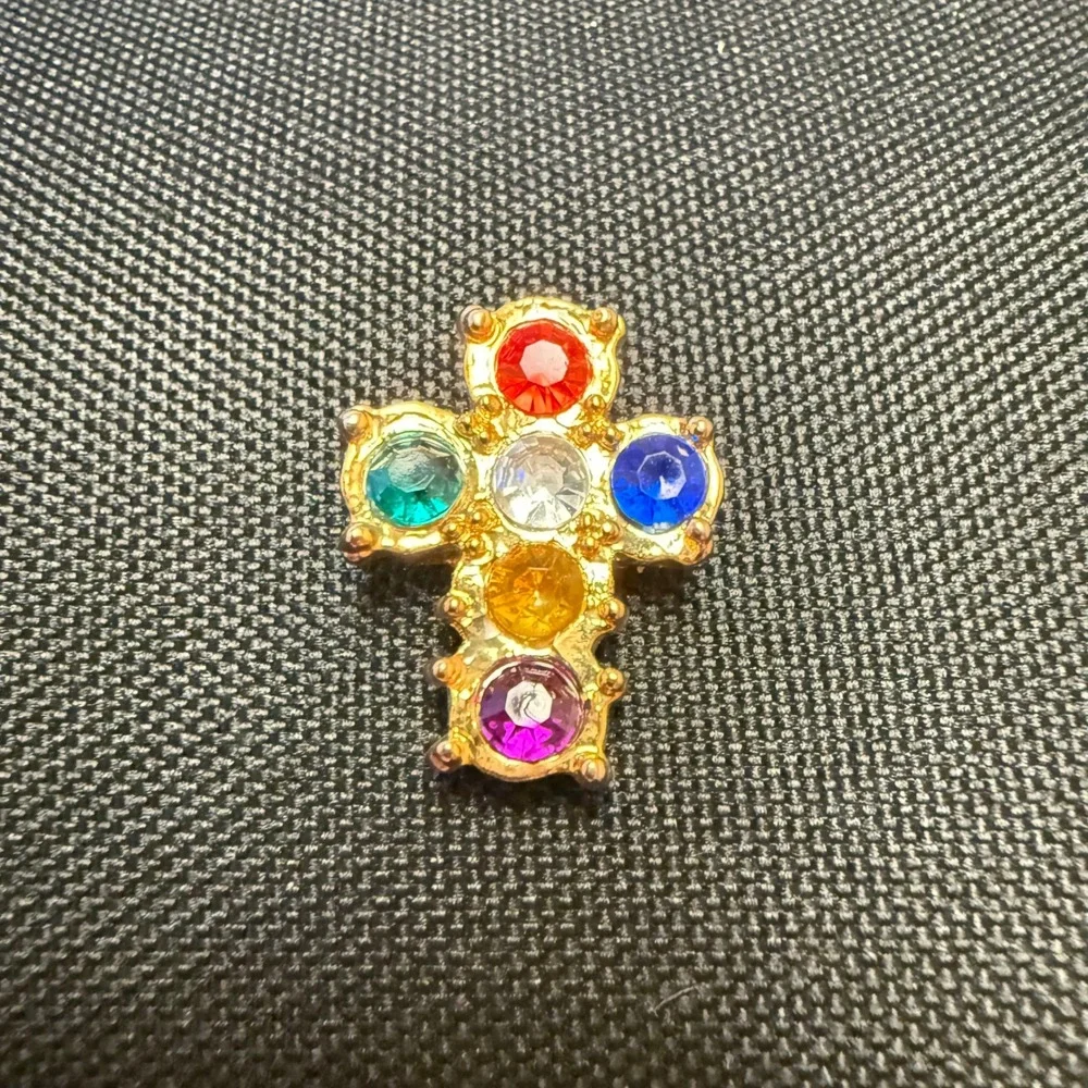 Vintage Gold Tone‎ Multicolor Rhinestone Cross Lapel Pin Religious Faith Jewelry
